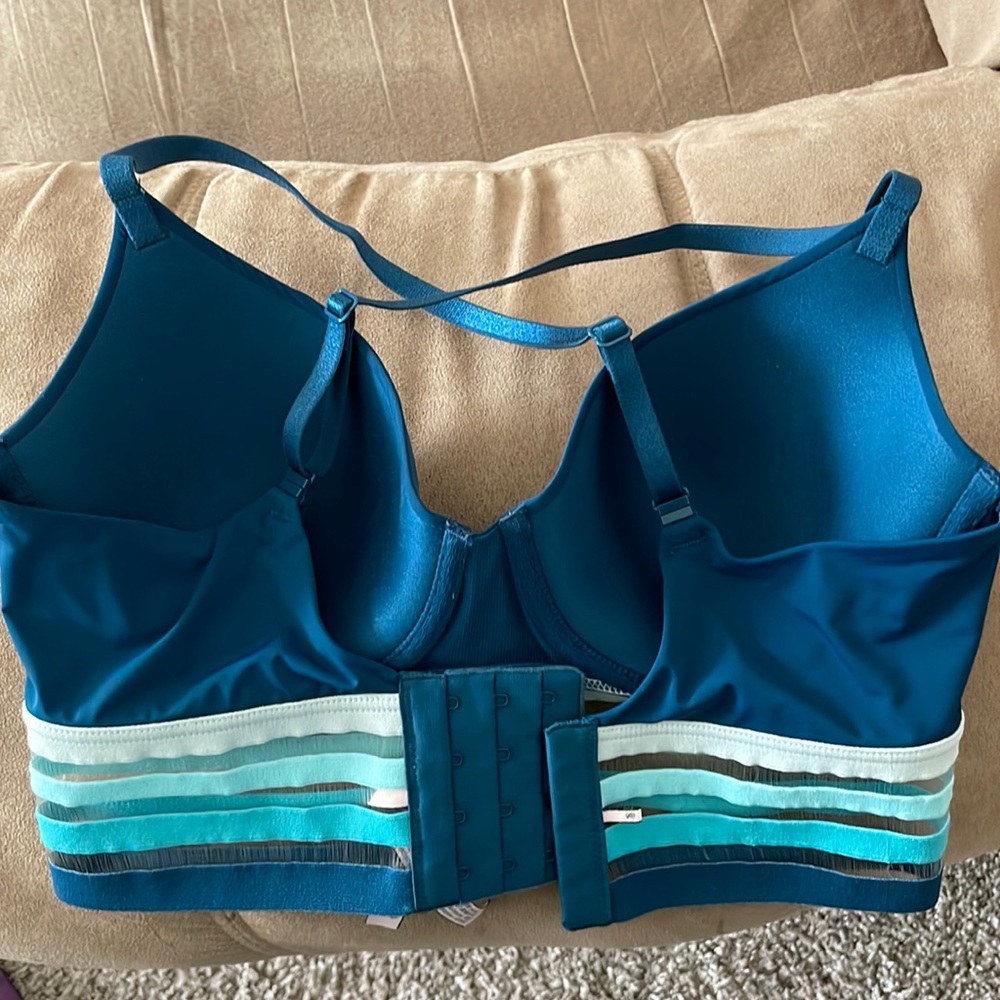 Victoria’s Secret t-shirt lightly lined bra- size 32D - Picture 4 of 4